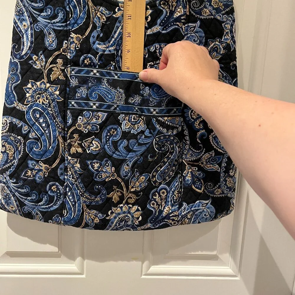 Curvy Tote in Windsor Navy by Vera Bradley - Picture 5 of 12